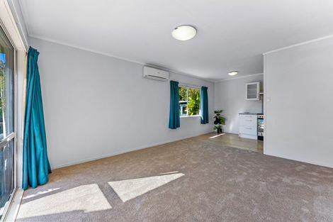 Photo of property in 2/3 Holt Avenue, Torbay, Auckland, 0630