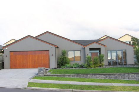 Photo of property in 5 Ridgefield Lane, East Tamaki Heights, Auckland, 2016
