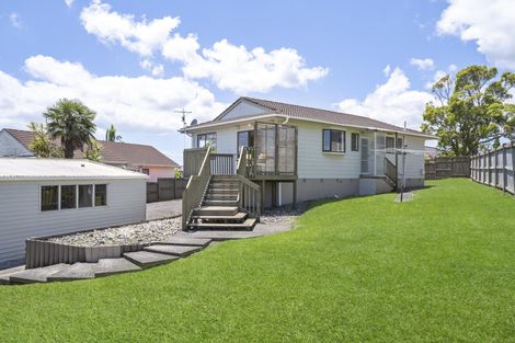 Photo of property in 48 Hollyford Drive, Clover Park, Auckland, 2105