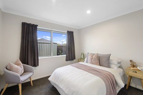 Photo of property in 6 Dundee Close, Darfield, 7510