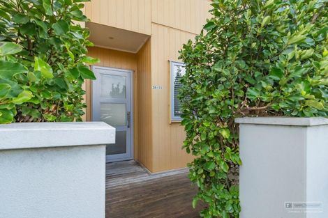 Photo of property in 24/11 Ray Small Drive, Papakura, 2110