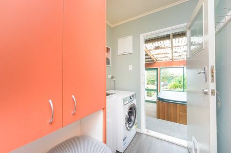 Photo of property in 17 Aranui Road, Kairanga, Palmerston North, 4475