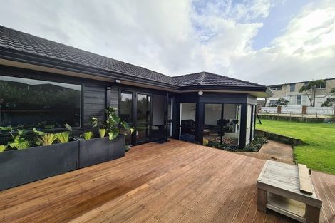 Photo of property in 16 Chatswood Grove, Fitzroy, New Plymouth, 4312