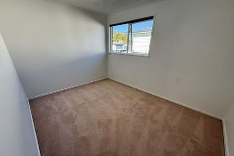 Photo of property in 80 Riverpark Crescent, Henderson, Auckland, 0610