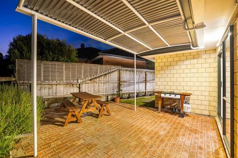 Photo of property in 68 South Kensington Way, Henderson, Auckland, 0612