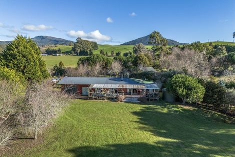 Photo of property in 31 Parerohi Grove, Kuratau, Turangi, 3381
