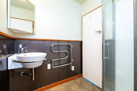 Photo of property in 2 Cobden Road, Bluff Hill, Napier, 4110