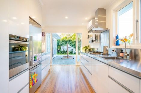 Photo of property in 27 Stephen Street, Trentham, Upper Hutt, 5018