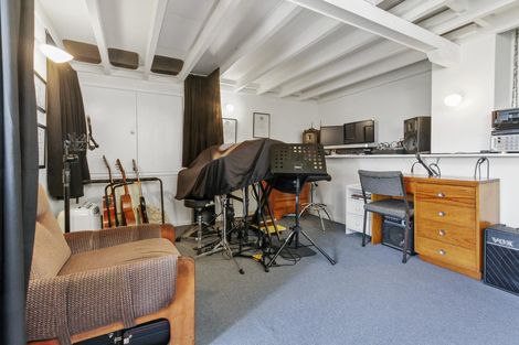 Photo of property in 41 Hepburn Road, Glendene, Auckland, 0602