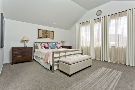 Photo of property in 2/14 Hastings Road, Mairangi Bay, Auckland, 0630