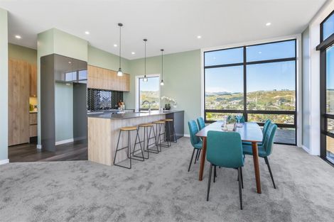 Photo of property in 29 Queen Charlotte Drive, Aotea, Porirua, 5024