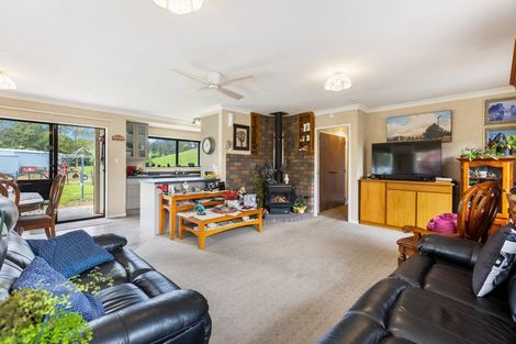 Photo of property in 32 Davis Road, Waiongana, Inglewood, 4389