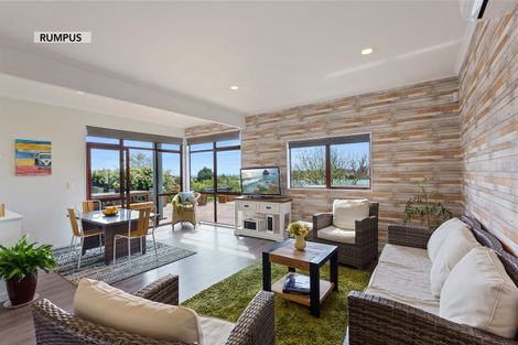 Photo of property in 11 Island View Terrace, Waikanae Beach, Waikanae, 5036