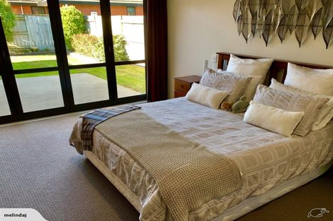 Photo of property in 4 Manhattan Court, Kelvin Grove, Palmerston North, 4414