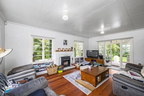 Photo of property in 86 Tawa Road, Kumeu, 0891