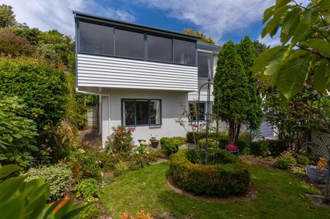 Photo of property in 10 Huxley Grove, Churton Park, Wellington, 6037