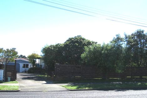 Photo of property in 60 Hutchinsons Road, Bucklands Beach, Auckland, 2014