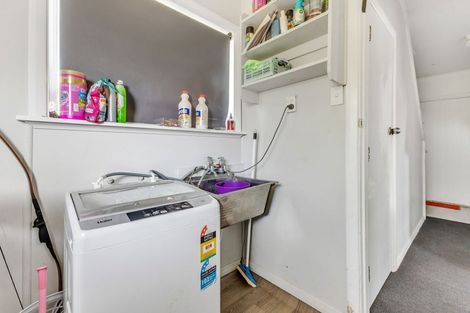 Photo of property in 20 Cook Street, Marfell, New Plymouth, 4310