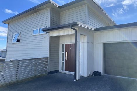 Photo of property in 17 Pacific View, Whitby, Porirua, 5024