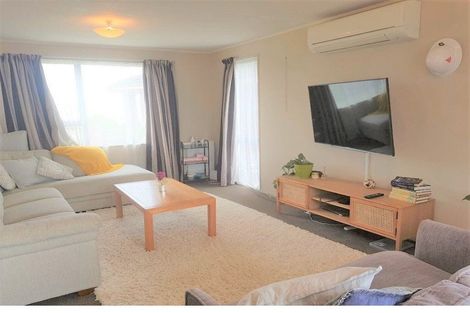 Photo of property in 6 Doncaster Terrace, Ascot Park, Porirua, 5024