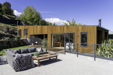 Photo of property in 67 Mcdonnell Road, Arrowtown, 9302