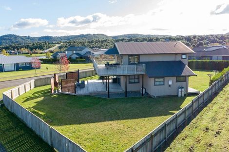 Photo of property in 136 Lisland Drive, Kinloch, Taupo, 3377