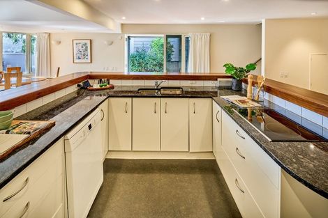 Photo of property in 63 Roxburgh Street, Mount Victoria, Wellington, 6011