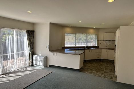 Photo of property in 22 Kowhai Grove, Raumati Beach, Paraparaumu, 5032