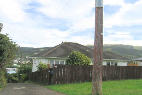 Photo of property in 19a Tawa Terrace, Tawa, Wellington, 5028