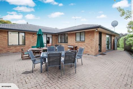 Photo of property in 12 Greenleaf Way, Northcross, Auckland, 0630