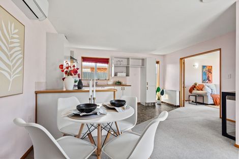 Photo of property in 2/3 Claverley Gardens, Avonhead, Christchurch, 8042