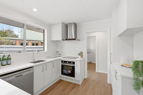 Photo of property in 76 Avonhead Road, Avonhead, Christchurch, 8042