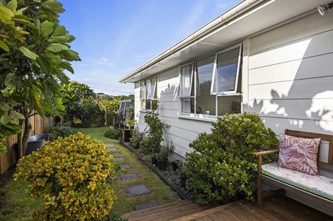 Photo of property in 71 Marama Crescent, Spotswood, New Plymouth, 4310