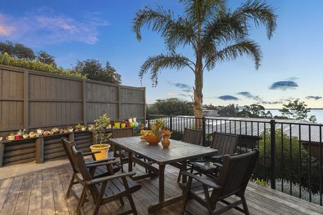 Photo of property in 4 Rangitoto View Road, Cockle Bay, Auckland, 2014