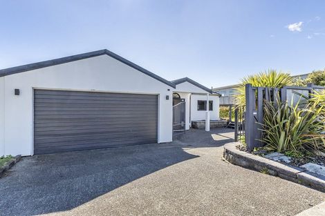 Photo of property in 27 Eskdale Road, Papakowhai, Porirua, 5024