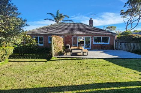 Photo of property in 62 Tahapa Crescent, Meadowbank, Auckland, 1072