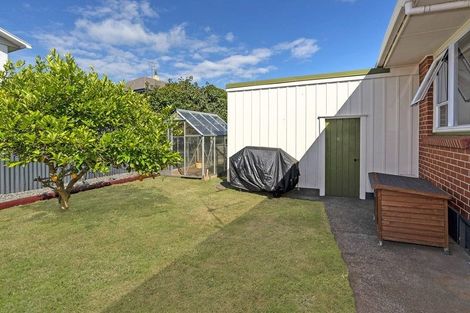 Photo of property in 9 Waimea Street, Westown, New Plymouth, 4310
