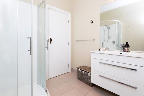 Photo of property in 80 Paynters Avenue, Strandon, New Plymouth, 4312