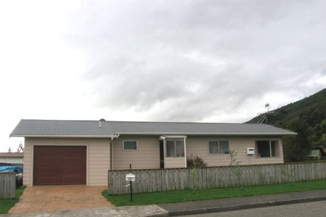 Photo of property in 19 He Awa Crescent, Waikanae, 5036