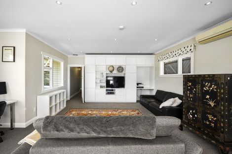 Photo of property in 220 Karori Road, Karori, Wellington, 6012