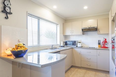 Photo of property in 5 Arawhata Way, Tuakau, 2121