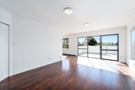 Photo of property in 3 Spargo Road, Massey, Auckland, 0614