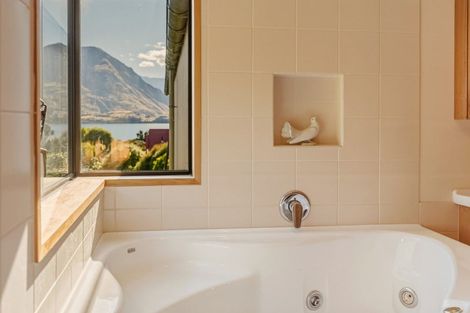 Photo of property in 3 Atherton Place, Wanaka, 9305