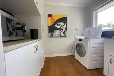 Photo of property in 2 Blenheim Street, Glenfield, Auckland, 0629