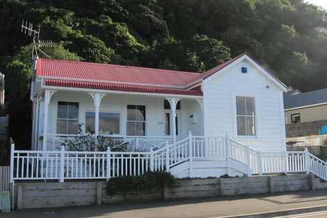 Photo of property in 285 Karaka Bay Road, Karaka Bays, Wellington, 6022