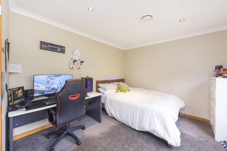 Photo of property in 56 Ruapehu Drive, Fitzherbert, Palmerston North, 4410