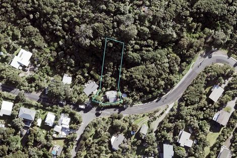 Photo of property in 98 Seaview Road, Piha, New Lynn, 0772
