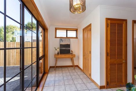 Photo of property in 2/28 Champion Street, Edgeware, Christchurch, 8013