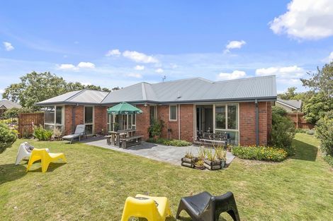 Photo of property in 27 Mataroa Place, Parklands, Christchurch, 8083