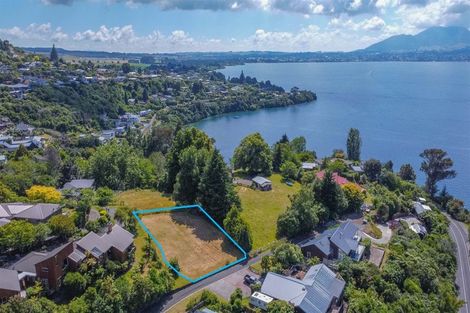Photo of property in 14 Ewing Grove, Acacia Bay, Taupo, 3330